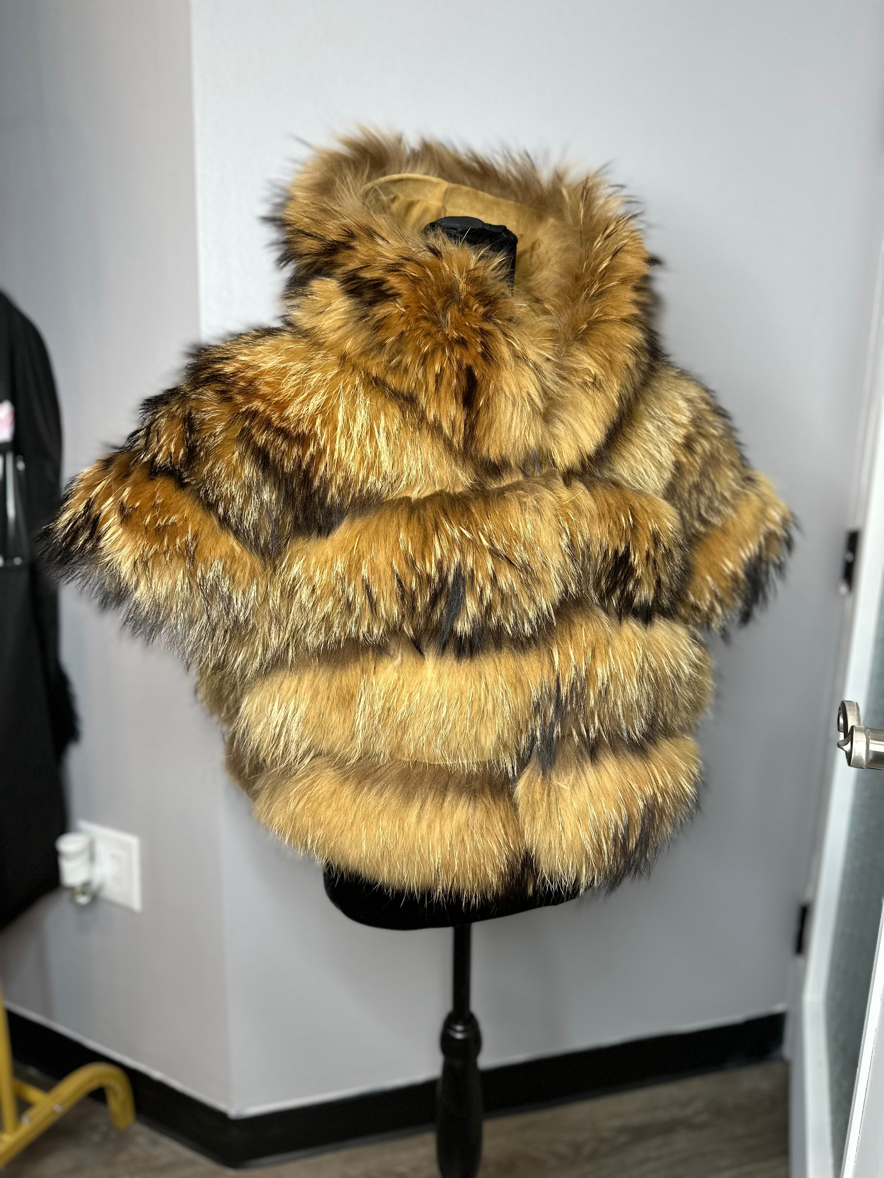 Raccoon Fur Natural Vest with Detachable Hood  (4 rows)