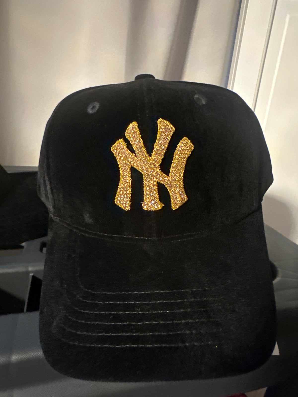 Fitted cap - NY - Black w/Gold bling