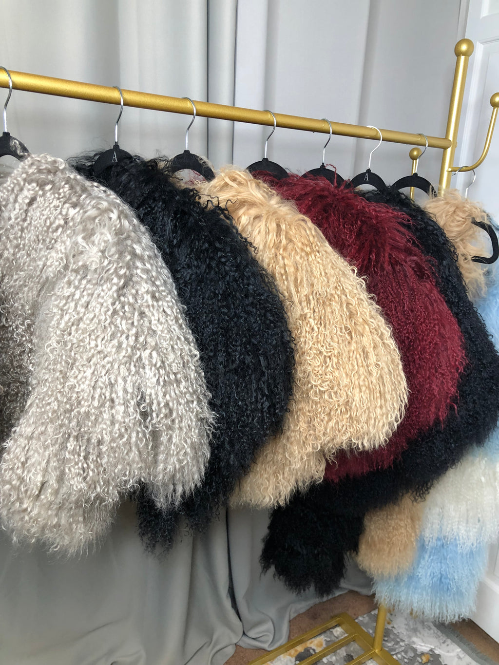 Mongolian Lamb Fur - Crop Vest (3row)